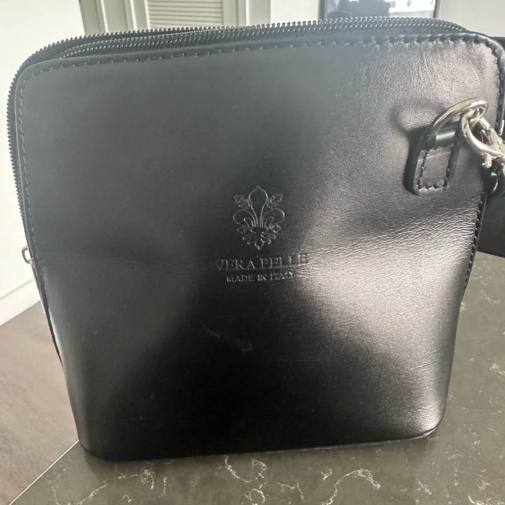 Vera Pelle Black Leather Bag